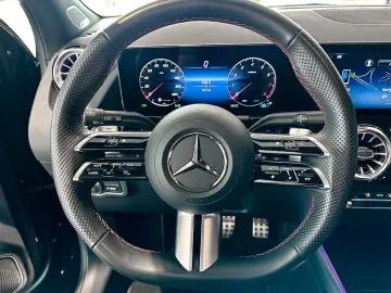 Mercedes-Benz GLA 220 4M AMG+Night+LED+Pano+Burmester