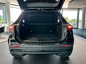 Mercedes-Benz GLA 220 4M AMG+Night+LED+Pano+Burmester