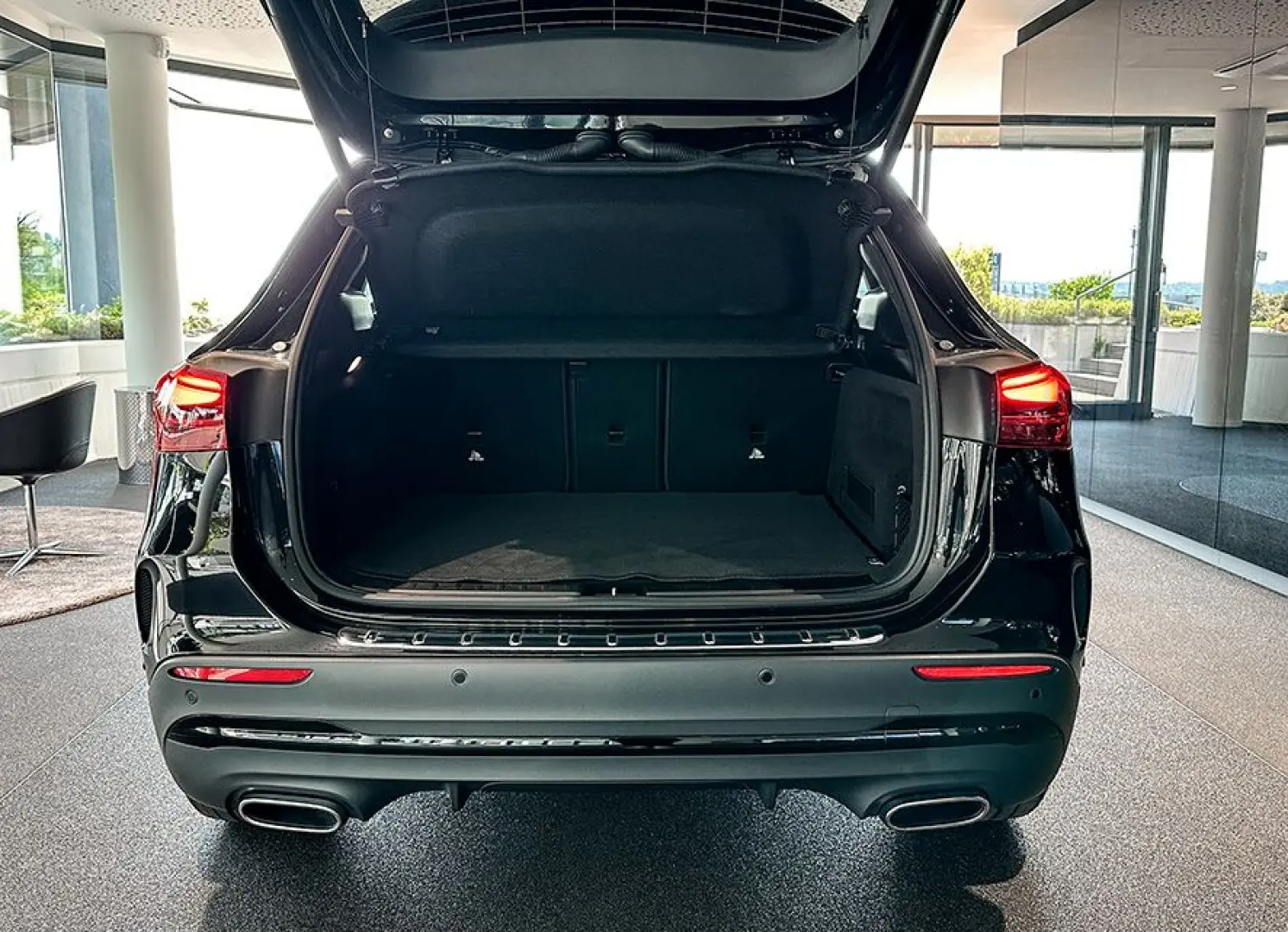 Mercedes-Benz GLA 220 4M AMG+Night+LED+Pano+Burmester