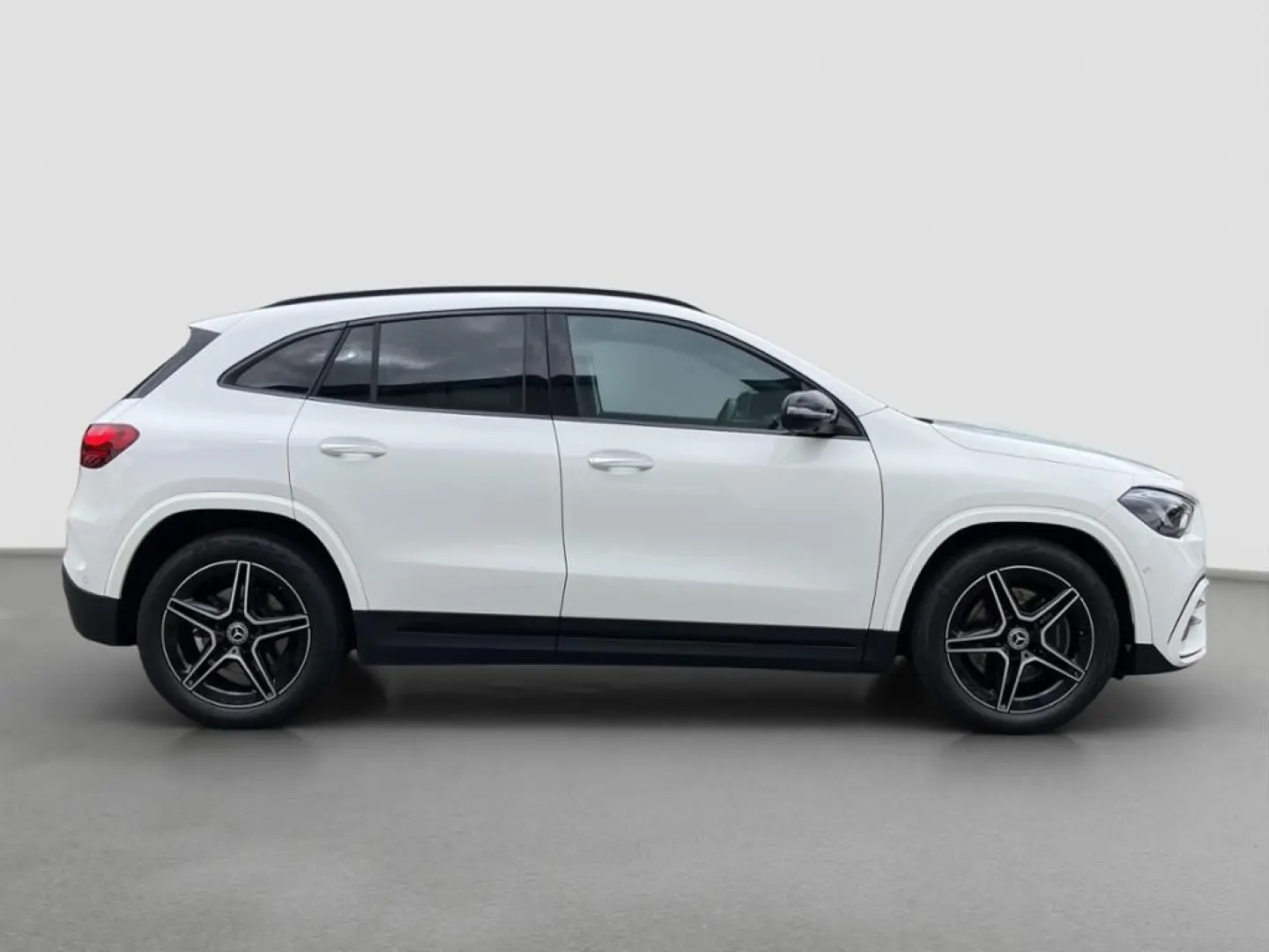 Mercedes-Benz GLA 250 4M AMG*NIGHT*PANO*DISTR KEYL*360°