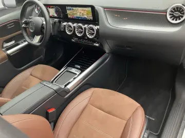 Mercedes-Benz GLA 250 4M AMG*NIGHT*PANO*DISTR KEYL*360°
