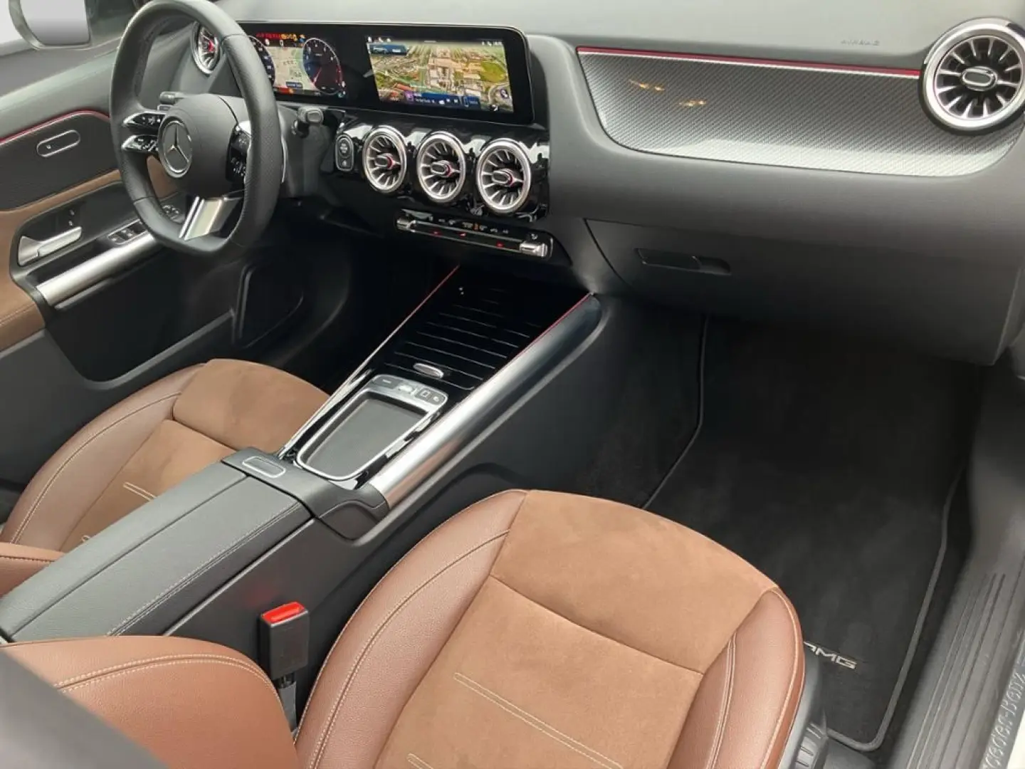 Mercedes-Benz GLA 250 4M AMG*NIGHT*PANO*DISTR KEYL*360°