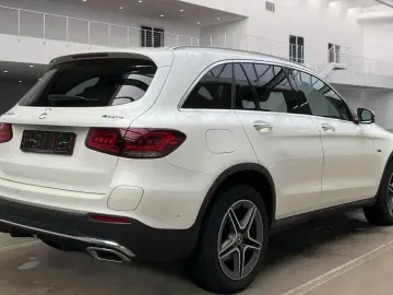 Mercedes-Benz b GLC 300 e 4M AMG Line Multibeam  Distr