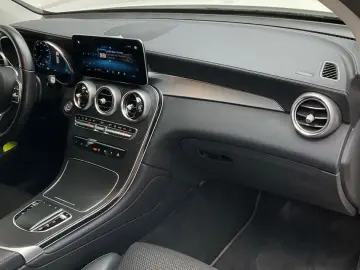 Mercedes-Benz b GLC 300 e 4M AMG Line Multibeam  Distr