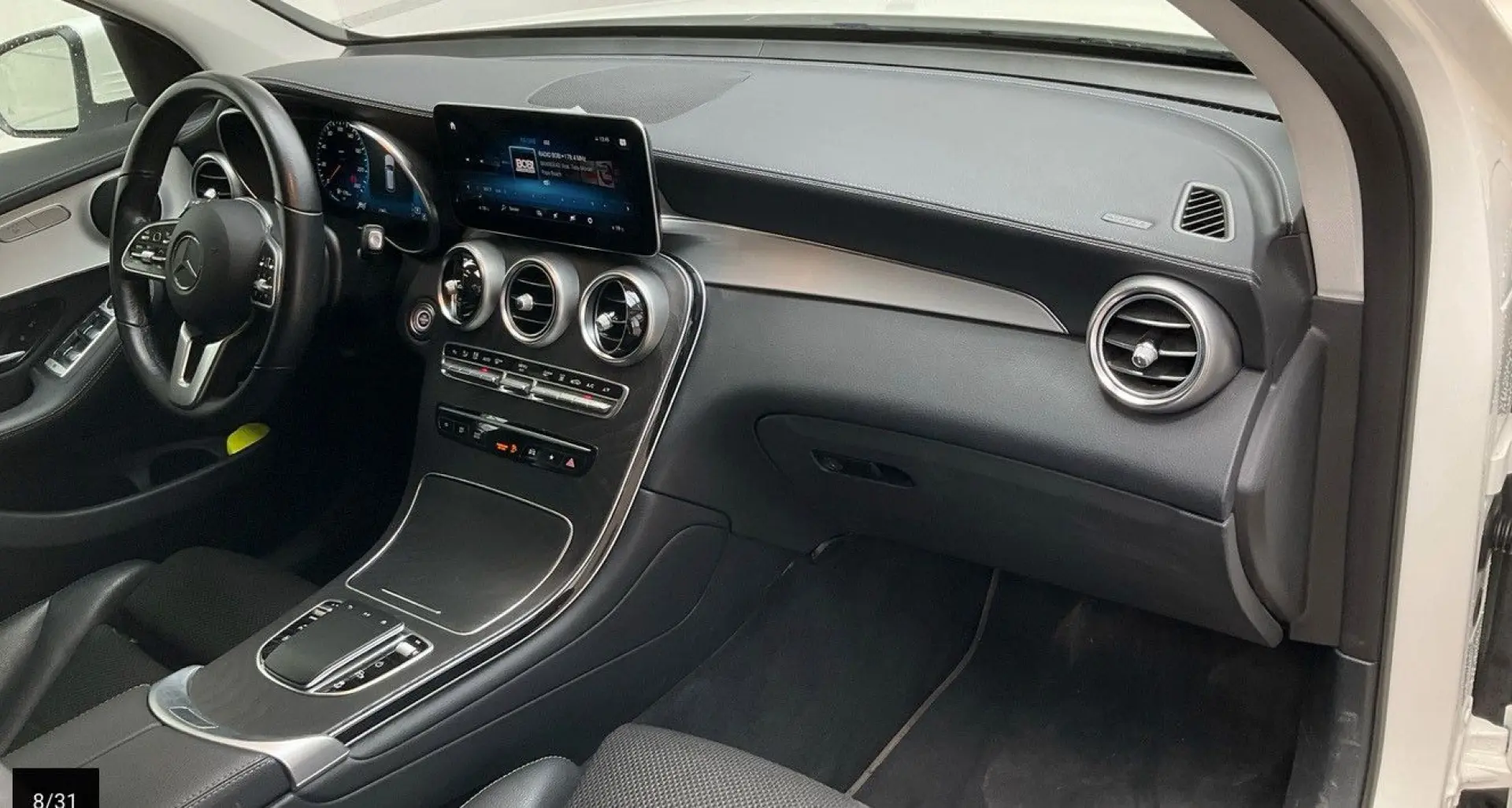 Mercedes-Benz b GLC 300 e 4M AMG Line Multibeam  Distr