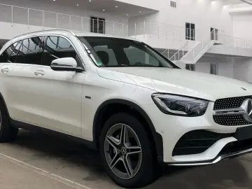Mercedes-Benz b GLC 300 e 4M AMG Line Multibeam  Distr