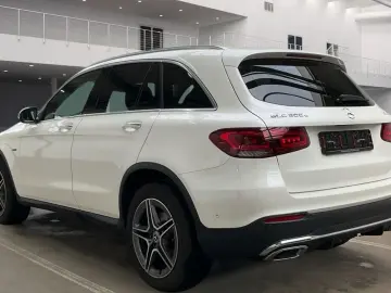 Mercedes-Benz b GLC 300 e 4M AMG Line Multibeam  Distr
