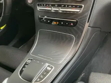 Mercedes-Benz b GLC 300 e 4M AMG Line Multibeam  Distr