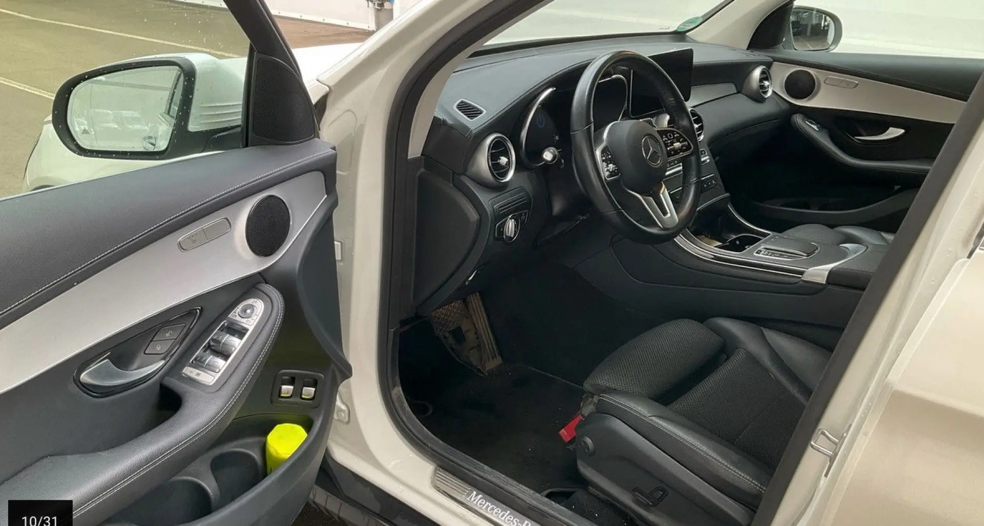 Mercedes-Benz b GLC 300 e 4M AMG Line Multibeam  Distr
