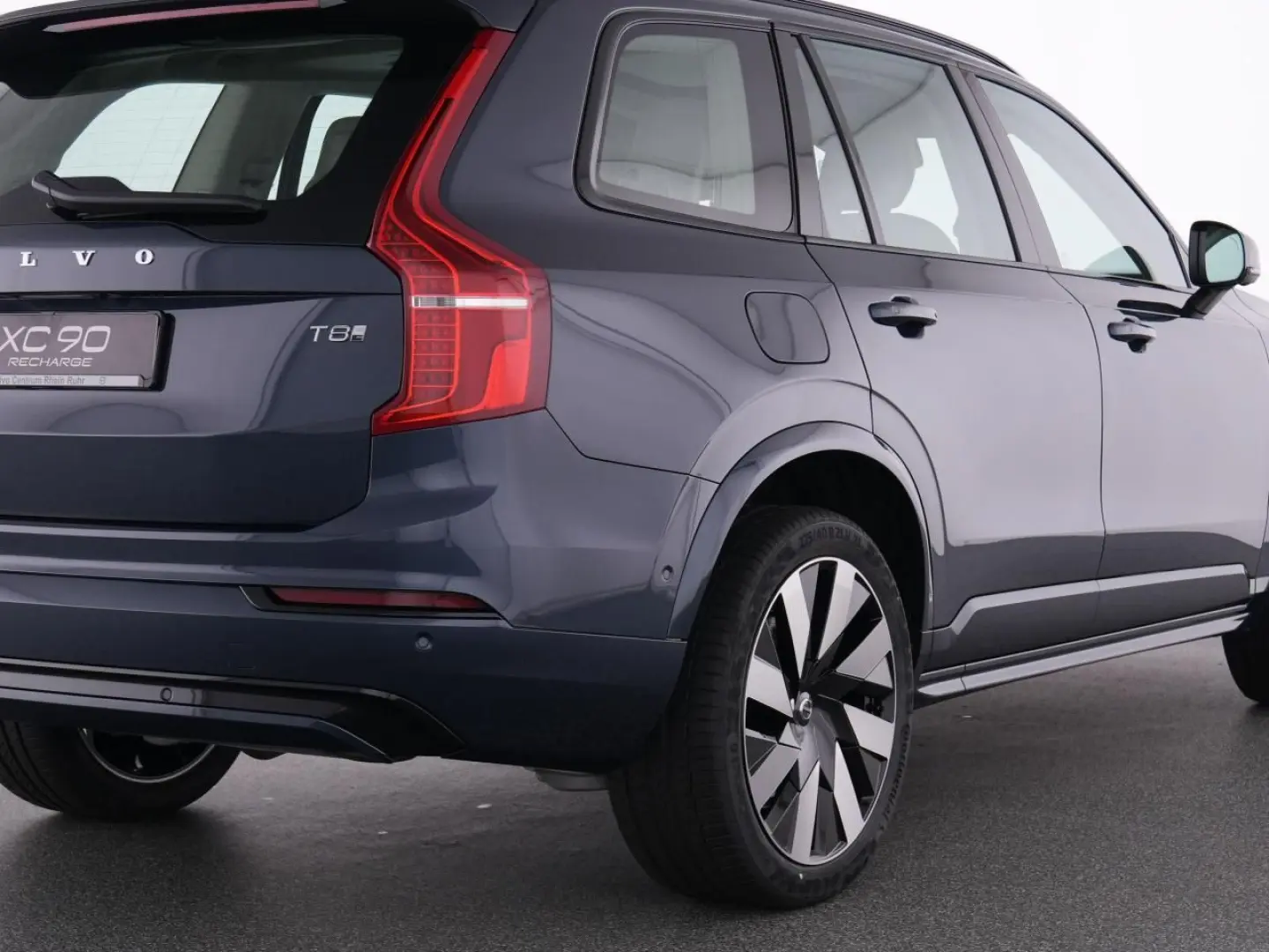 XC90 T8 AWD Ultra Dark+LM21+Luftf+B&W+360Kam+Mas