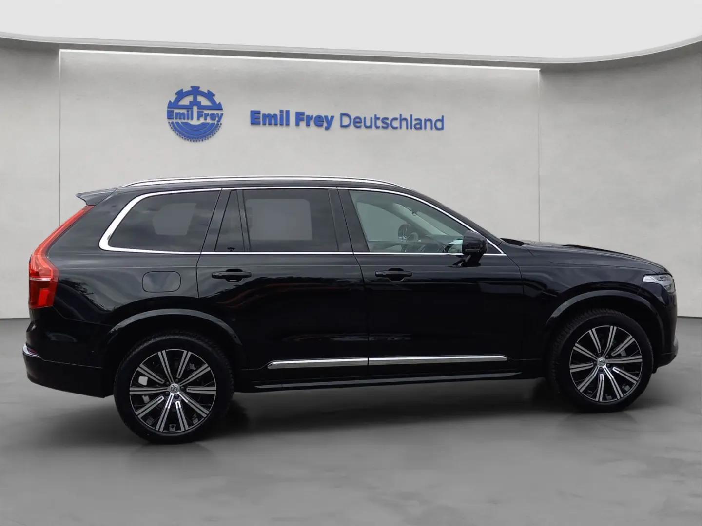 XC90 B5 D AWD Plus Bright   AHK/ LED/ RFK