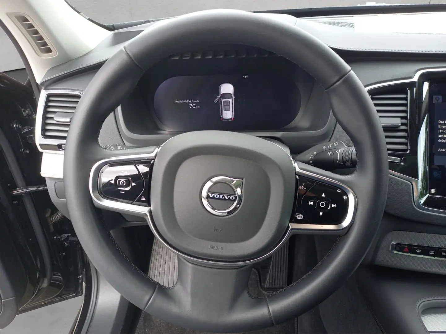 XC90 B5 D AWD Plus Bright   AHK/ LED/ RFK