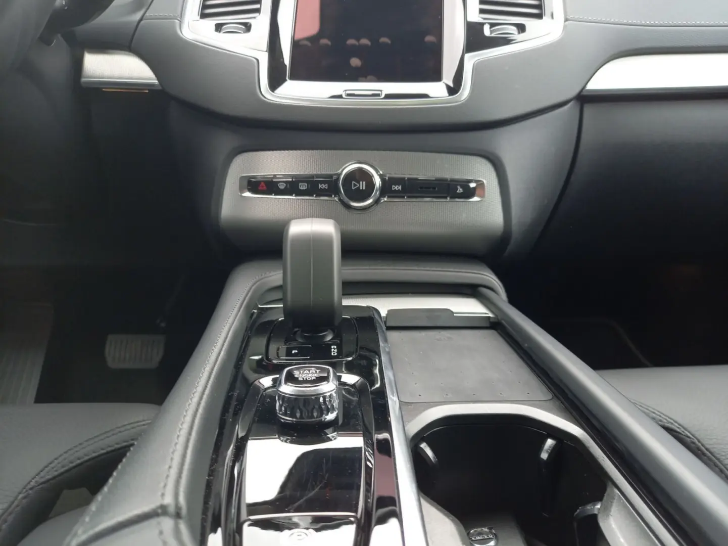 XC90 B5 D AWD Plus Bright   AHK/ LED/ RFK