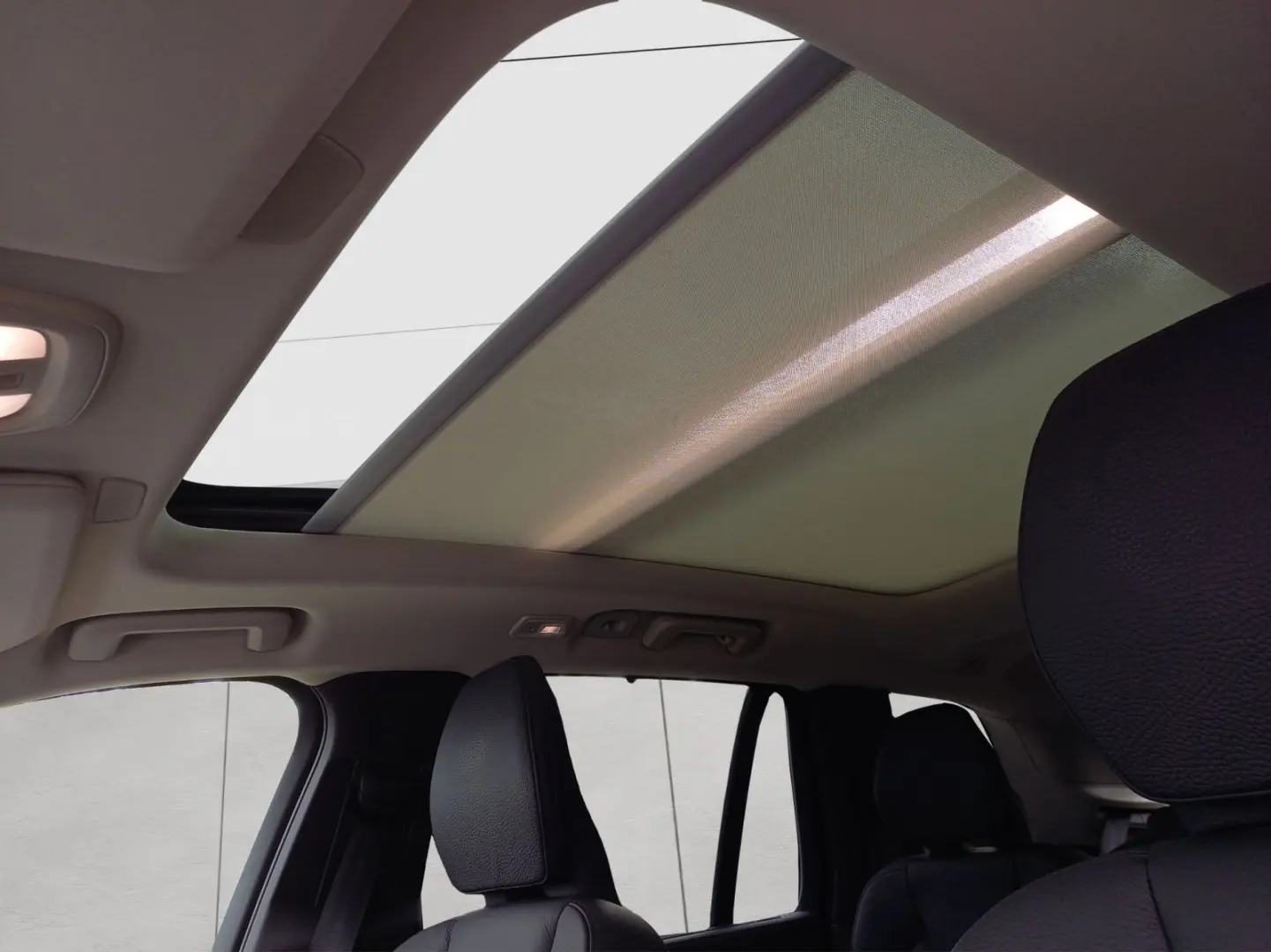 XC90 B5 D AWD Plus Bright   AHK/ LED/ RFK