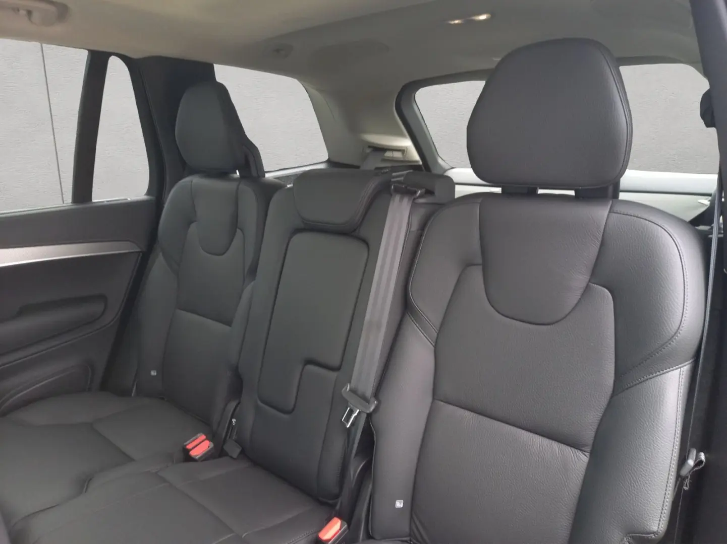 XC90 B5 D AWD Plus Bright   AHK/ LED/ RFK