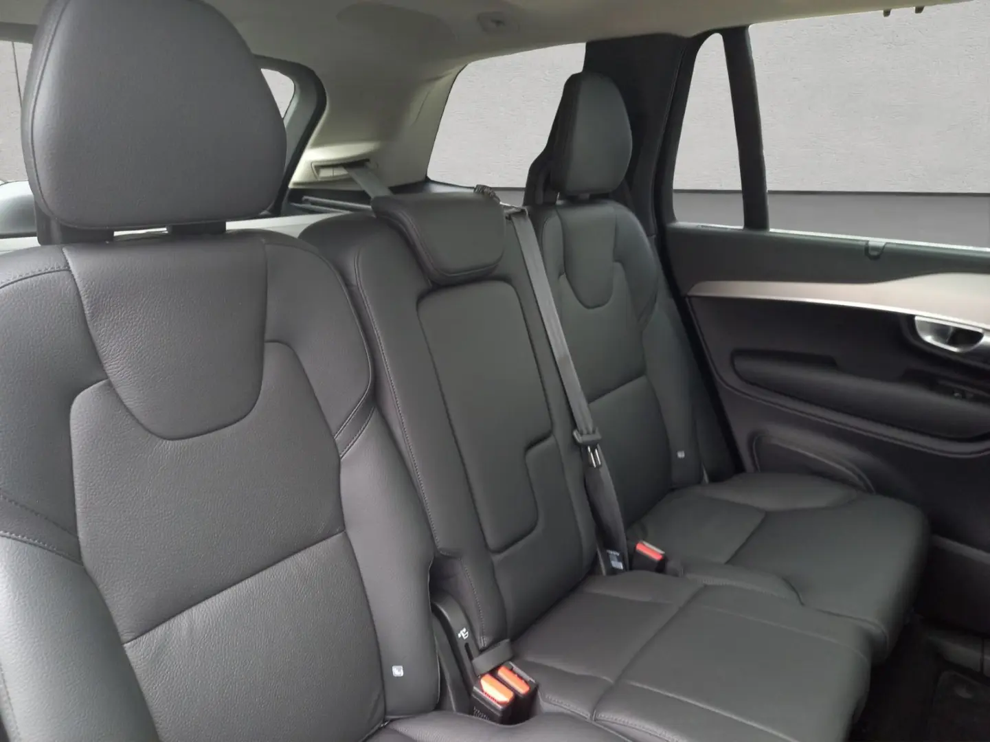 XC90 B5 D AWD Plus Bright   AHK/ LED/ RFK