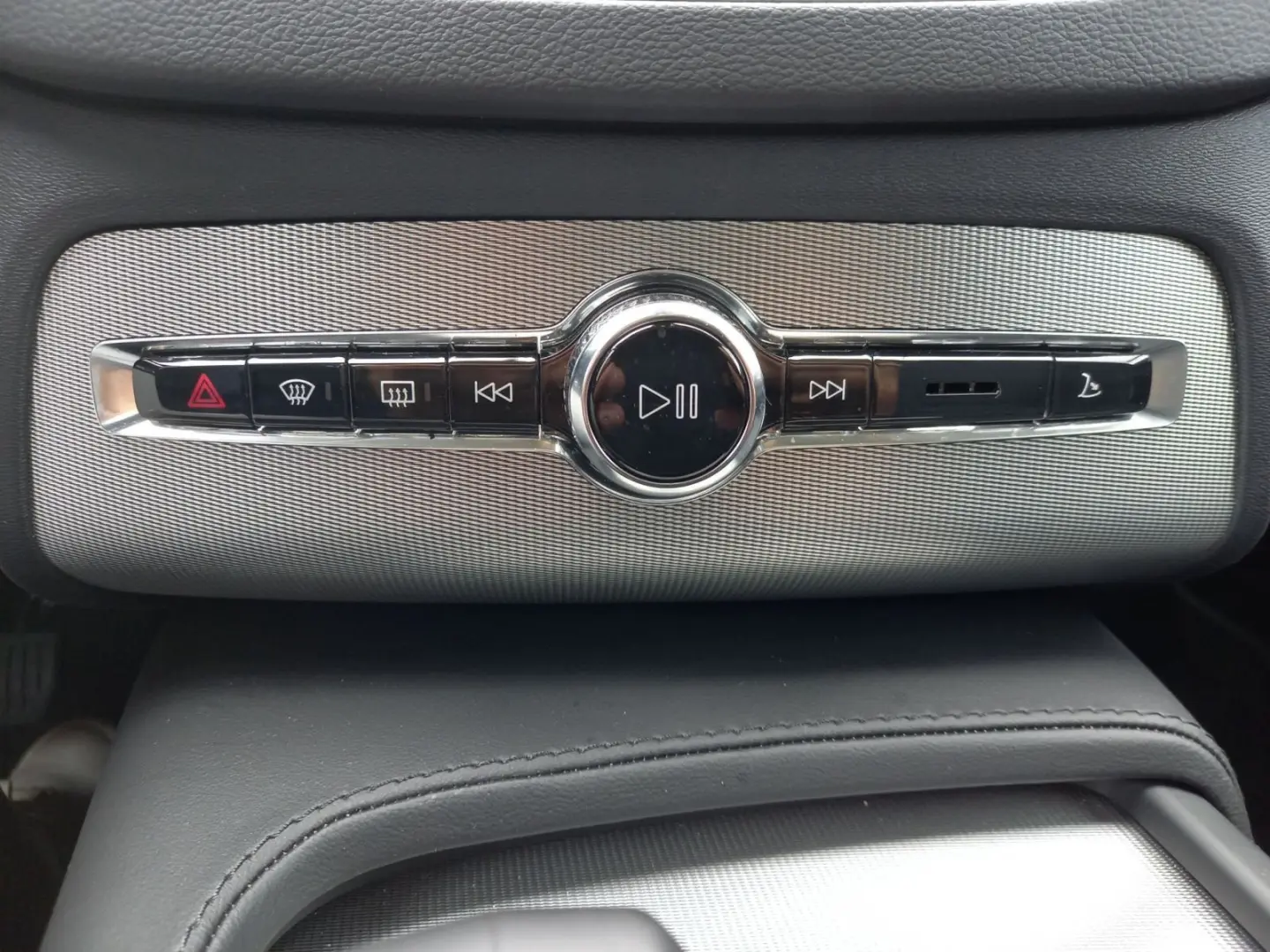 XC90 B5 D AWD Plus Bright   AHK/ LED/ RFK