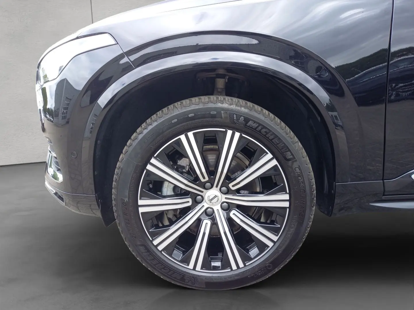 XC90 B5 D AWD Plus Bright   AHK/ LED/ RFK