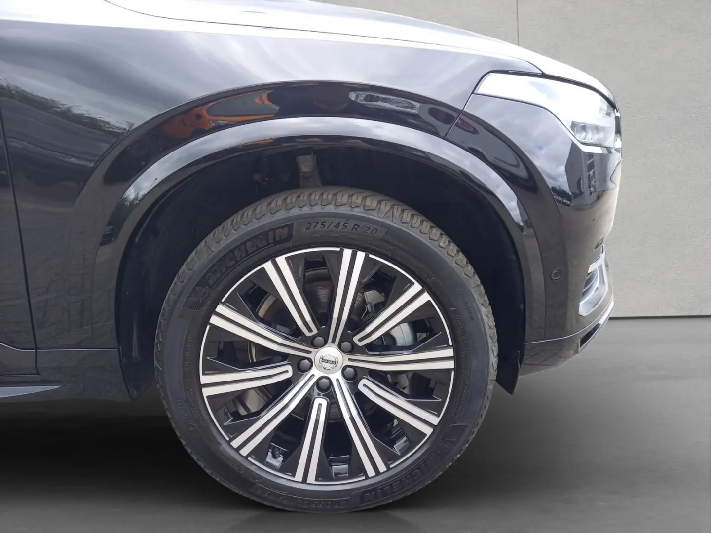 XC90 B5 D AWD Plus Bright   AHK/ LED/ RFK