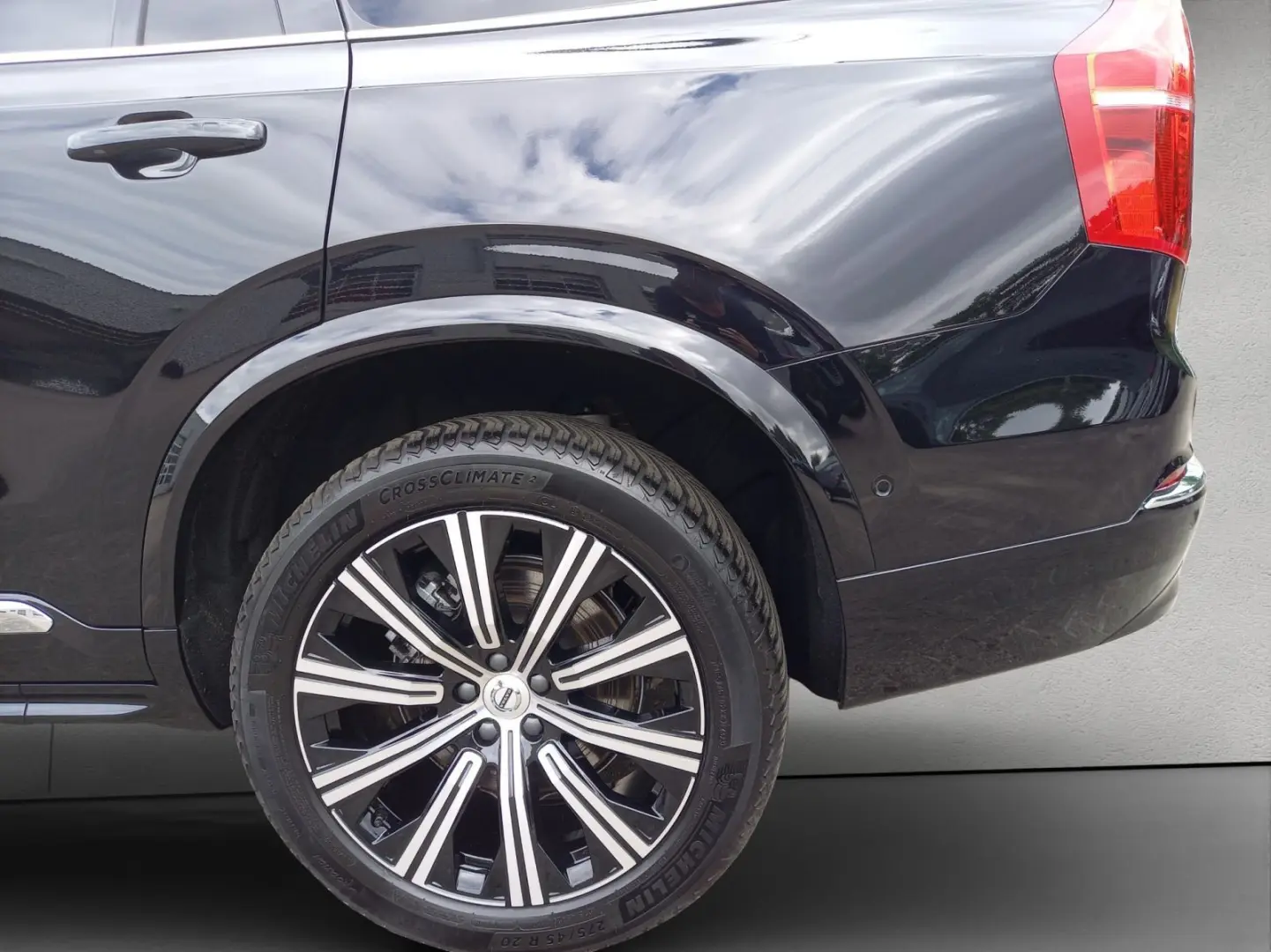 XC90 B5 D AWD Plus Bright   AHK/ LED/ RFK