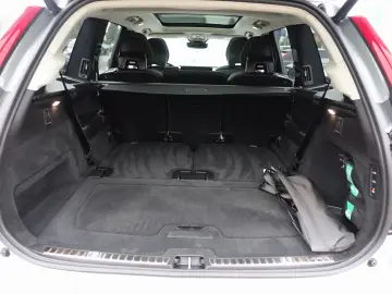 XC90 Ultra T8 AWD/FourC/AHK/HeadUP/Pano/360°/BLS
