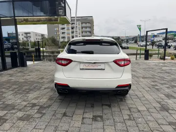 Maserati Levante GranSport 430 cp