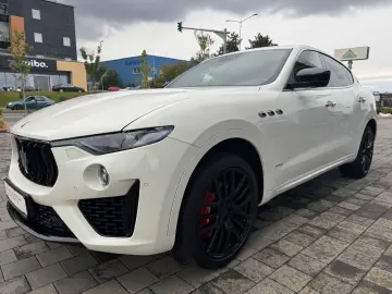 Maserati Levante GranSport 430 cp