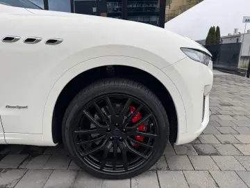 Maserati Levante GranSport 430 cp