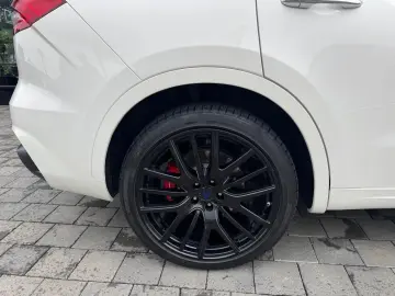 Maserati Levante GranSport 430 cp