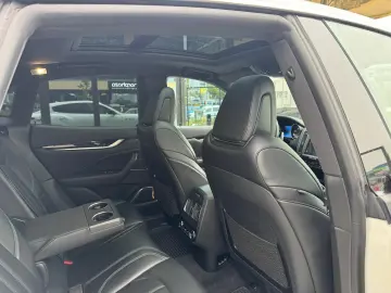 Maserati Levante GranSport 430 cp