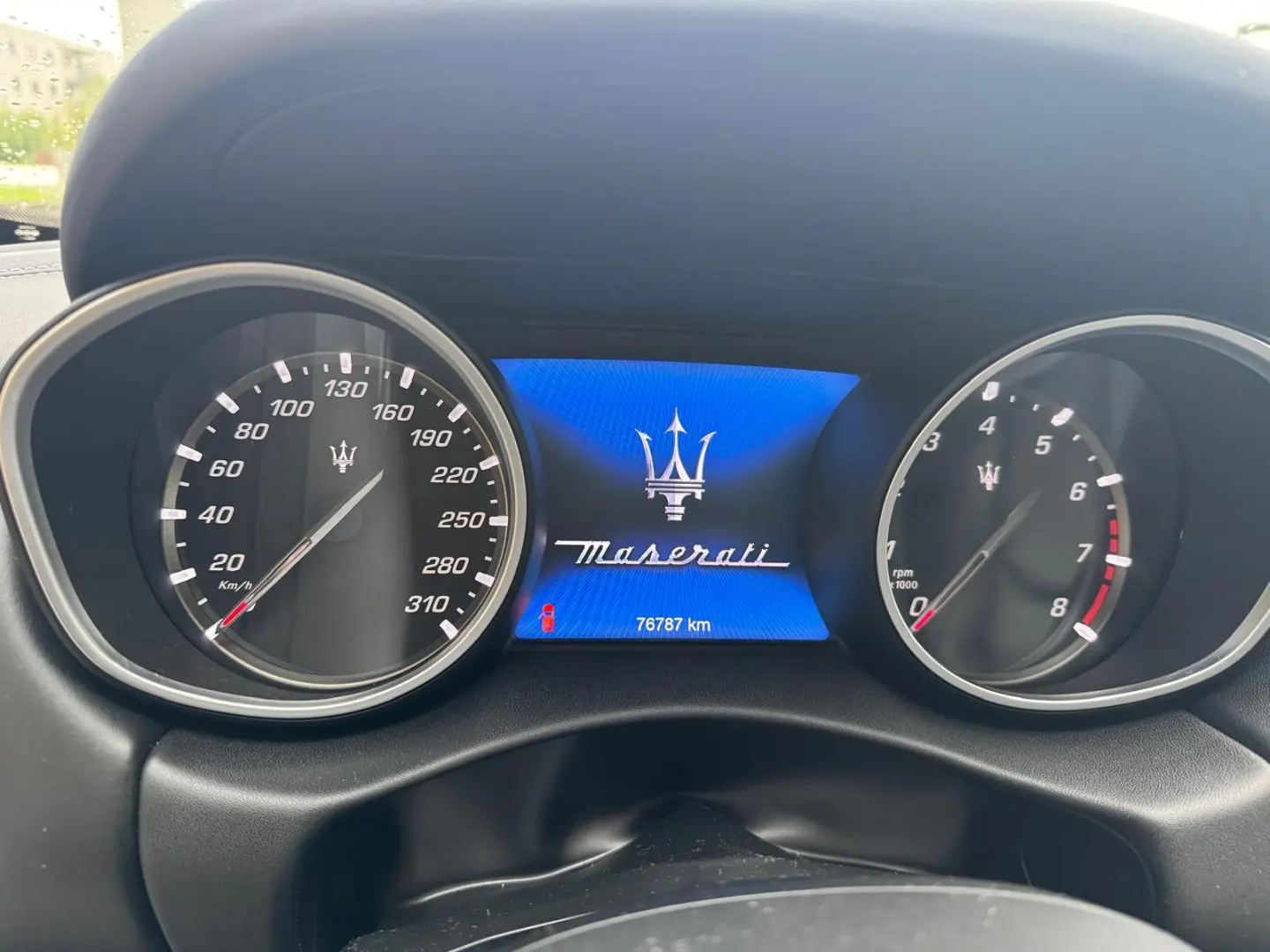 Maserati Levante GranSport 430 cp