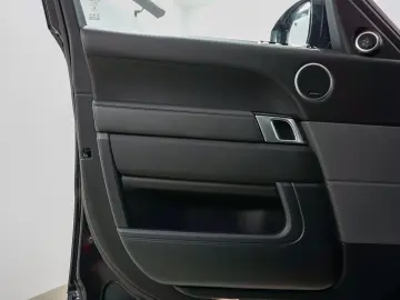 Range Rover Sport P525 HSE Dynamic Stealth Black