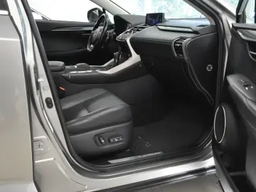 Lexus NX 300h EXE Panorama GARANTIE