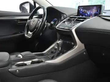 Lexus NX 300h EXE Panorama GARANTIE