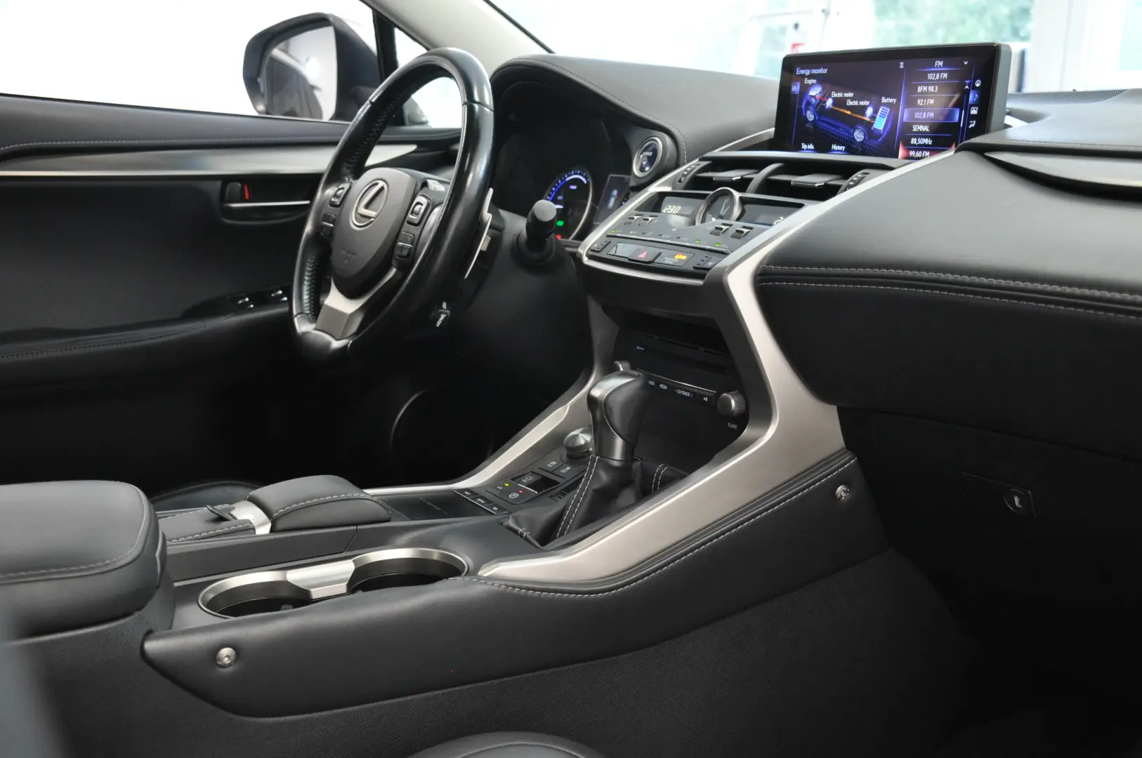 Lexus NX 300h EXE Panorama GARANTIE
