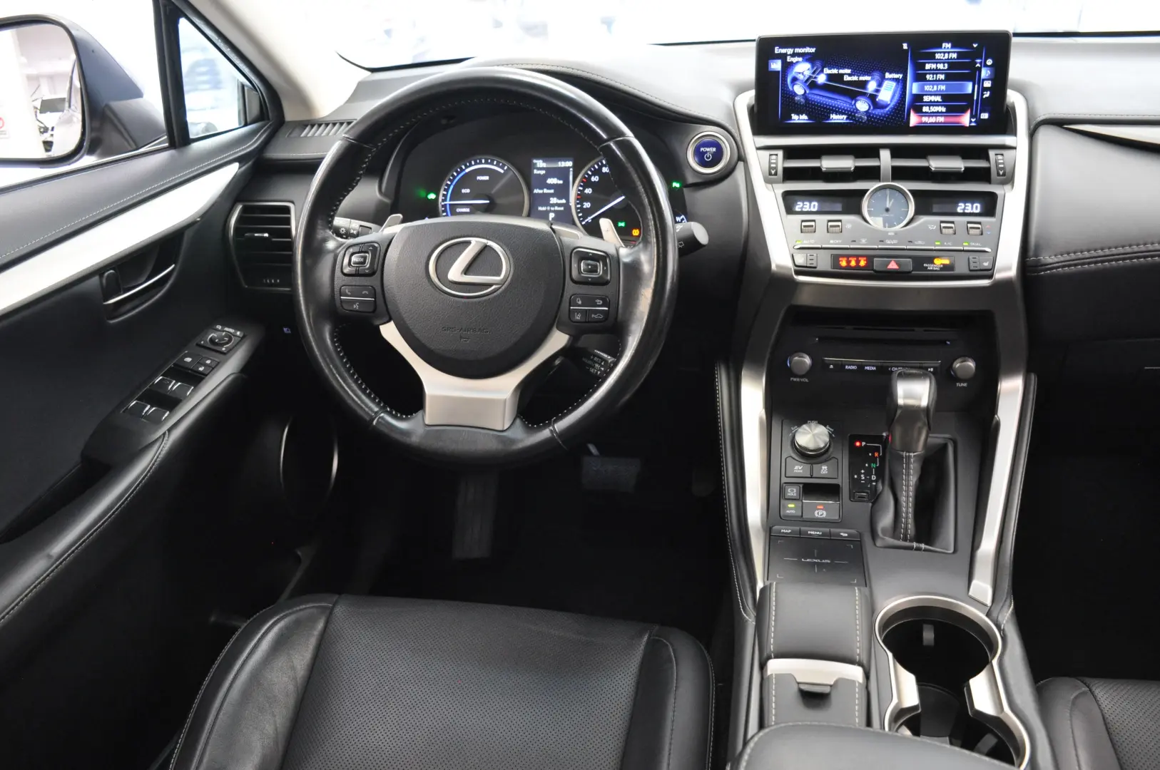 Lexus NX 300h EXE Panorama GARANTIE