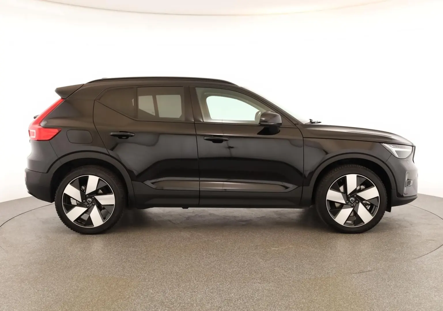 XC40 Recharge T5