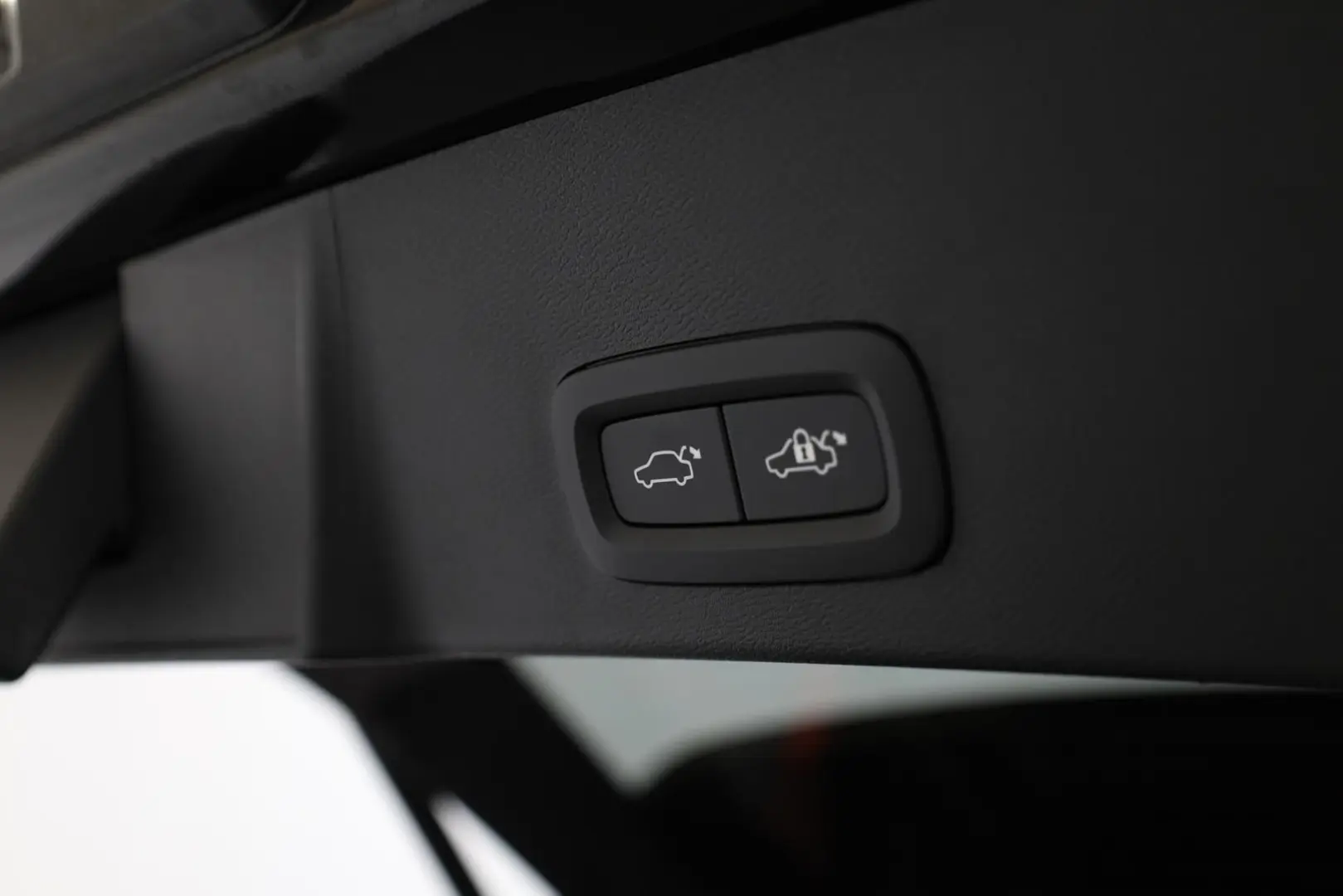 XC40 Recharge T5
