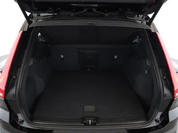XC40 Recharge T5