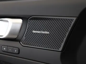 XC40 Recharge T5