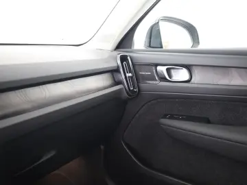 XC40 Recharge T5