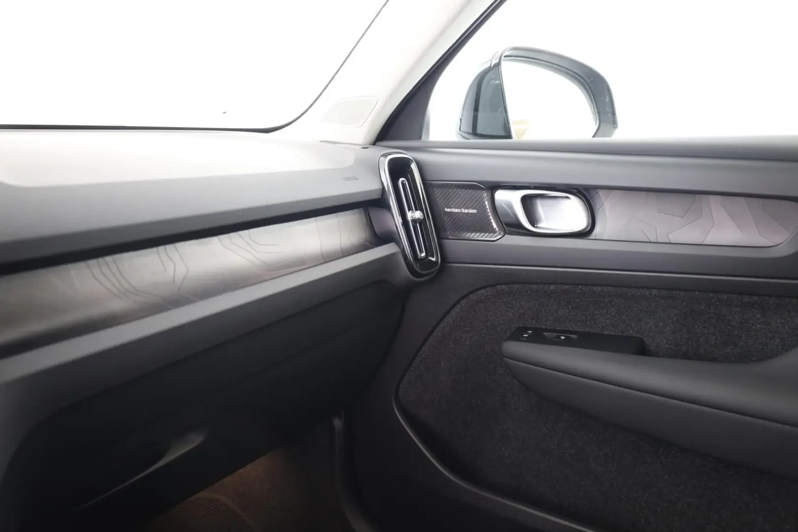 XC40 Recharge T5