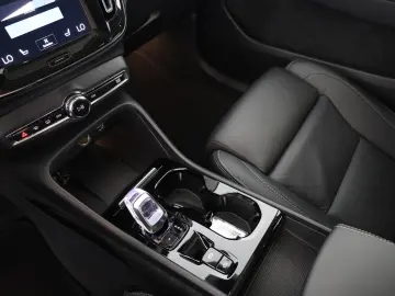 XC40 Recharge T5