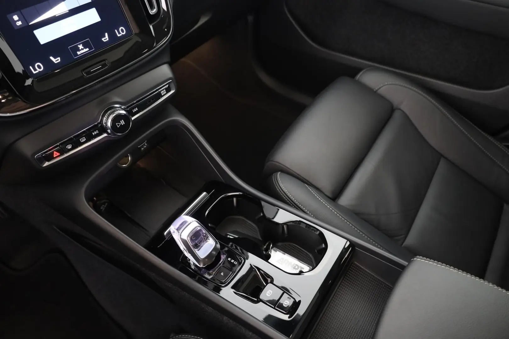 XC40 Recharge T5