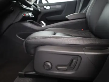 XC40 Recharge T5