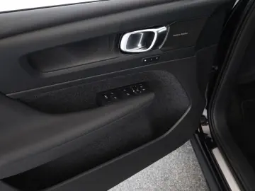 XC40 Recharge T5