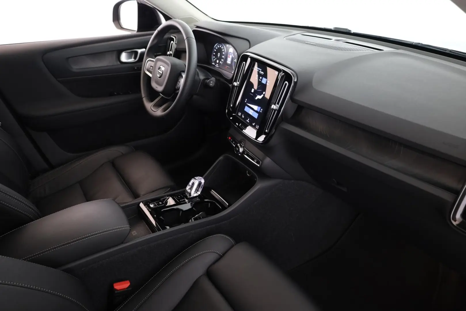 XC40 Recharge T5