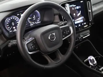 XC40 Recharge T5