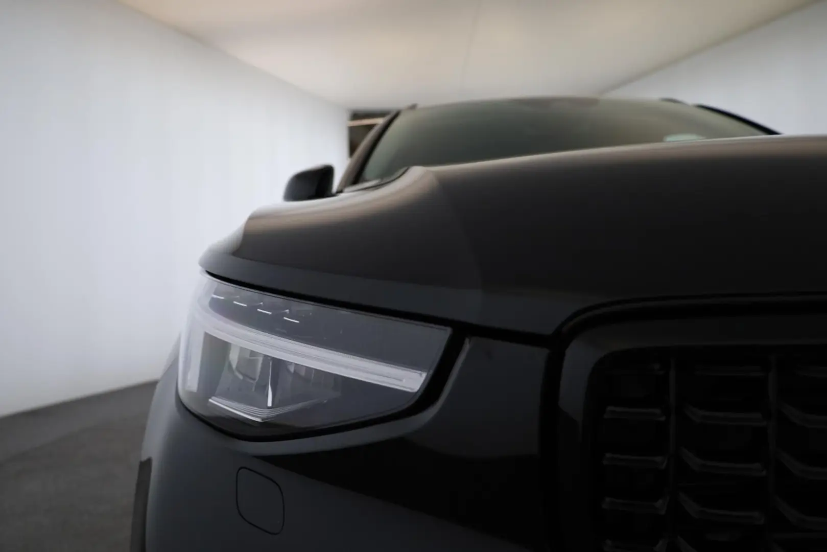 XC40 Recharge T5