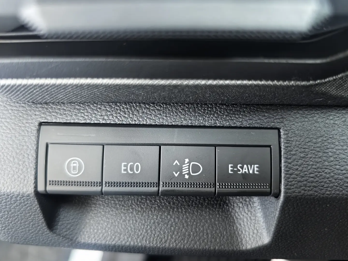 DACIA BIGSTER journey hybrid 155